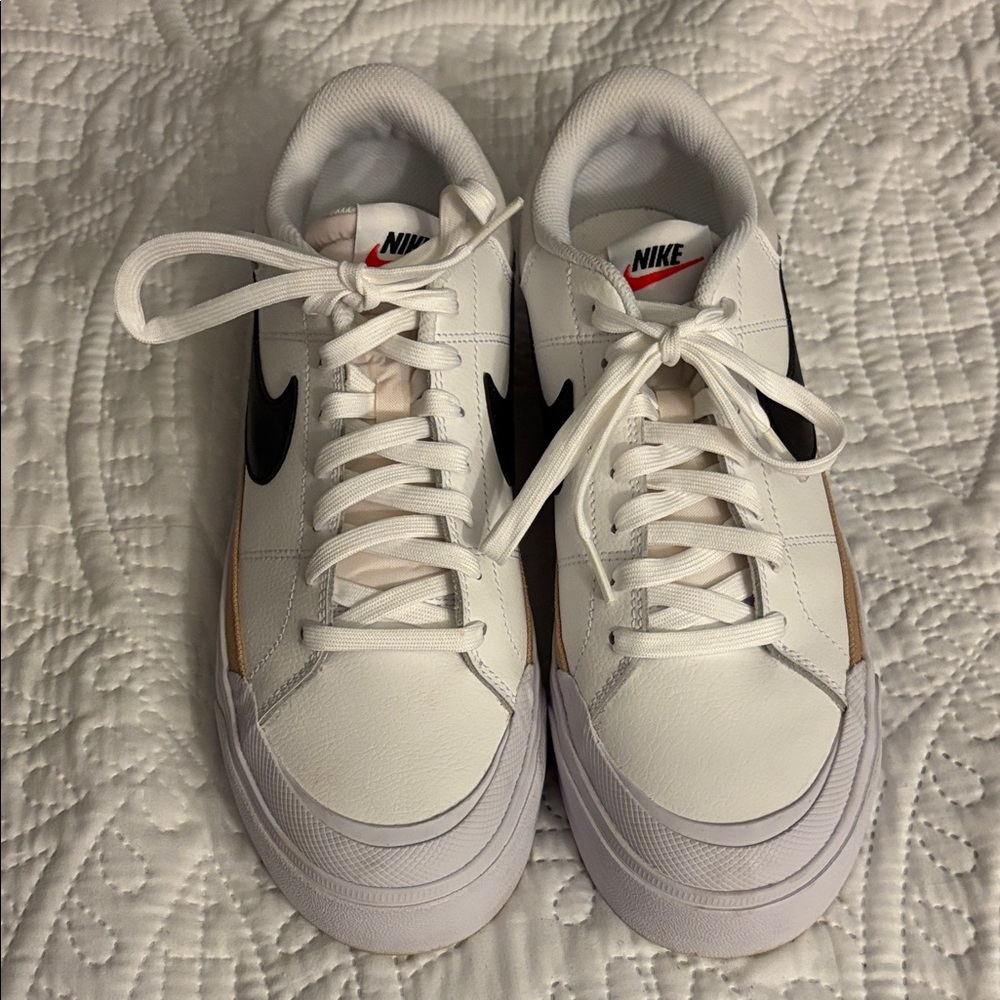 Nike White and Black Low-Top Sneakers